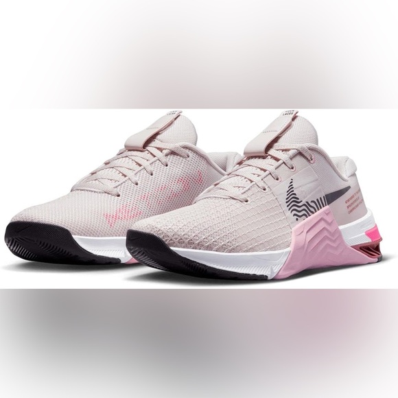 Nike Women’s Metcon 8 Size 10 - Picture 3 of 8